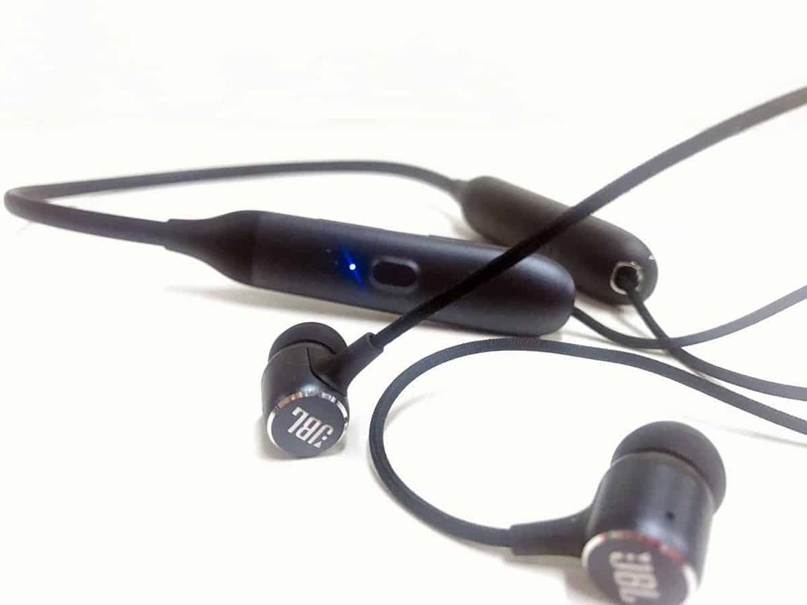 JBL LIVE 220BT REGULAR HEADPHONE 2