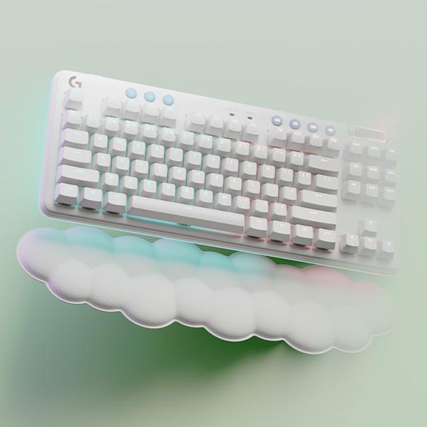 LOGITECH G715 WIRELESS GAMING KEYBOARD 3