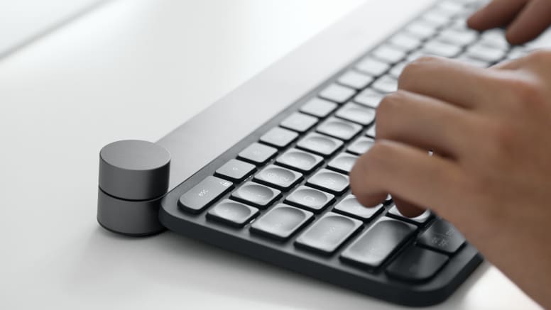 LOGITECH CRAFT ADVANCED WIRELESS KEYBOARD 3