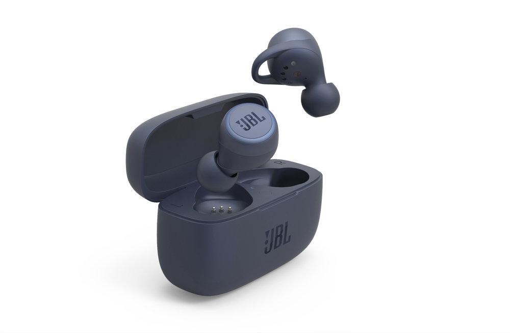 JBL Live 300TWS 4